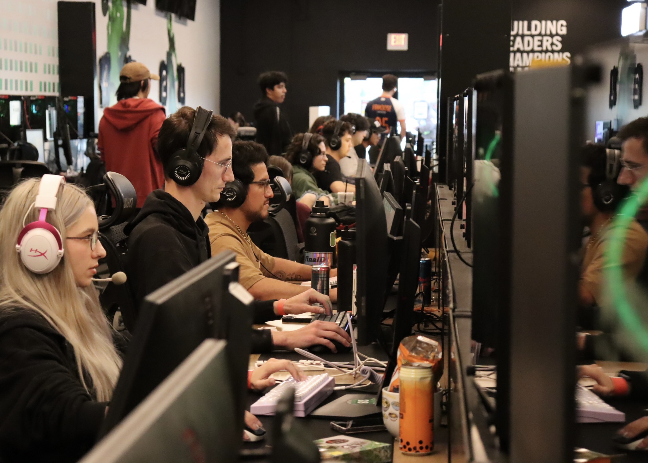 LAN Party Legends: How to Make Your CS2 Event Unforgettable