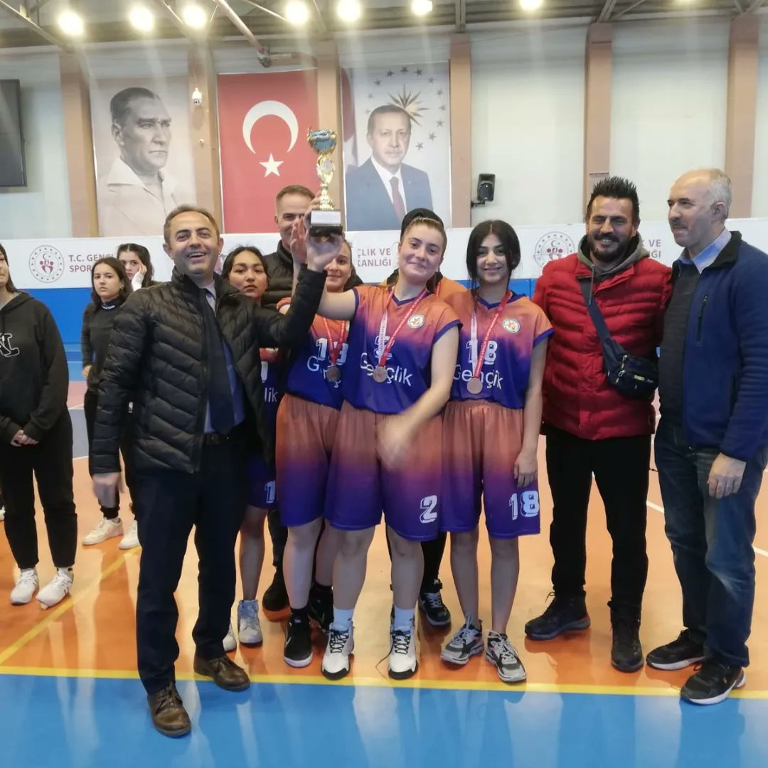 3*3 Genç kız-A ve Genç erkek -A Basketbol turnuvalarında Kızlarda il 3.sü Erkeklerde il 4. Sü olan takımlarımızı tebrik ederim.