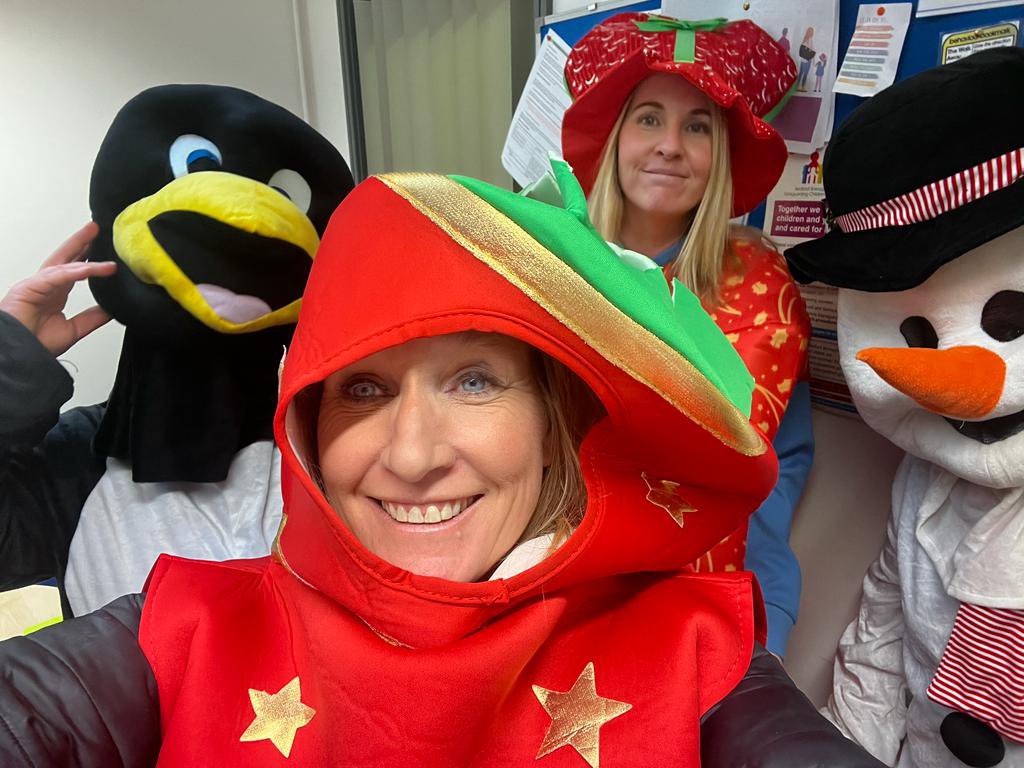 denisemburgess's tweet photo. End of term gate duty ready 😂😎 @GreatDenhamPS @cswanGDPS https://t.co/gILwdnEeRt
