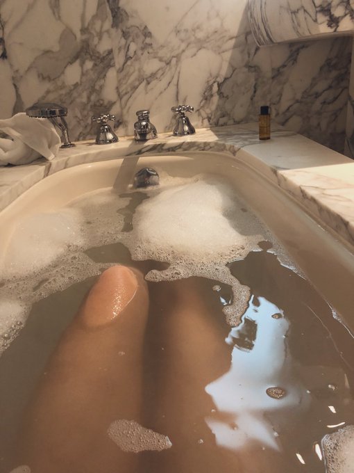 🛁🫧 https://t.co/5xr7EuYZBM