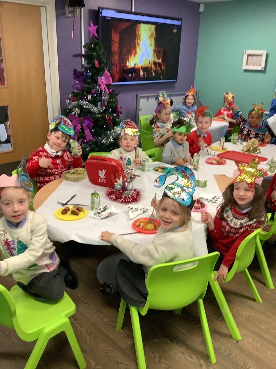 A fabulous Christmas dinner day today! We loved it! @csergeant3 @OliPrimary