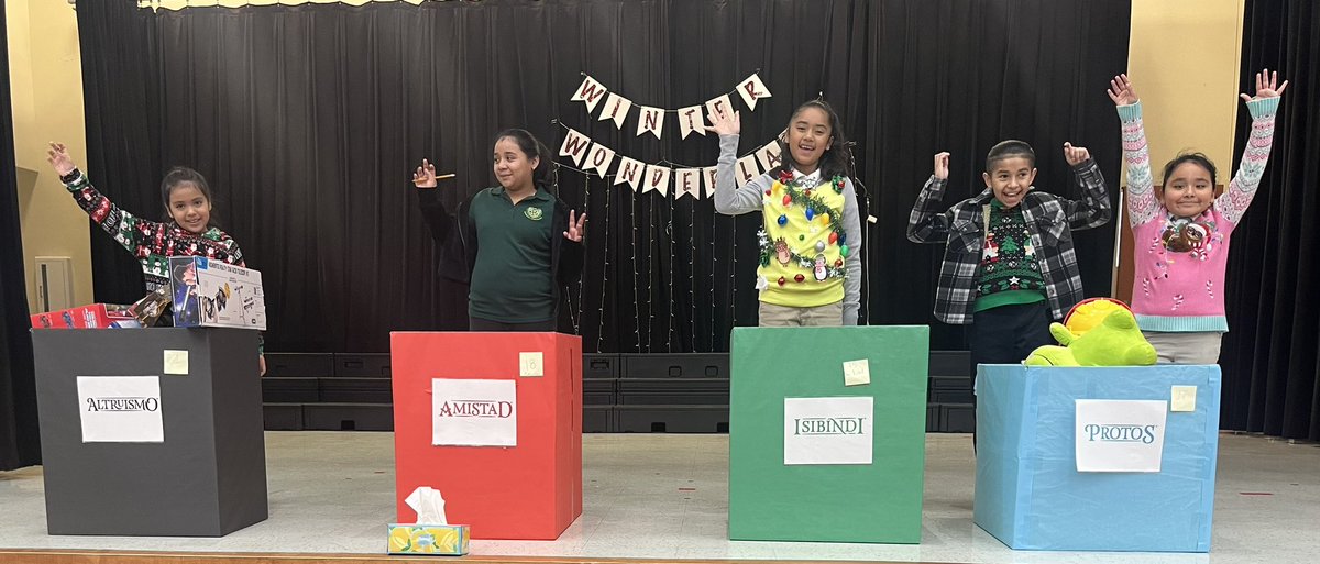 🎄Our amazing Student Council Members working closely with Santa Claus on our 3rd annual Toy Drive 🎁🎅🏽<a href="/HBGonzalezPLA/">Henry B. Gonzalez PL Academy</a> <a href="/HbGonzalezPta/">Henry B. Gonzalez PTA</a>