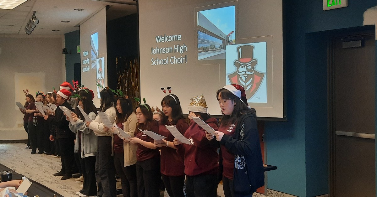 Hiway Credit Union was honored to have the St. Paul Johnson Senior High School choir perform a number of holiday songs for us at our final All Associates meeting of the year. The choir also stopped by our St. Paul Branch and perfomed in the lobby for our members.