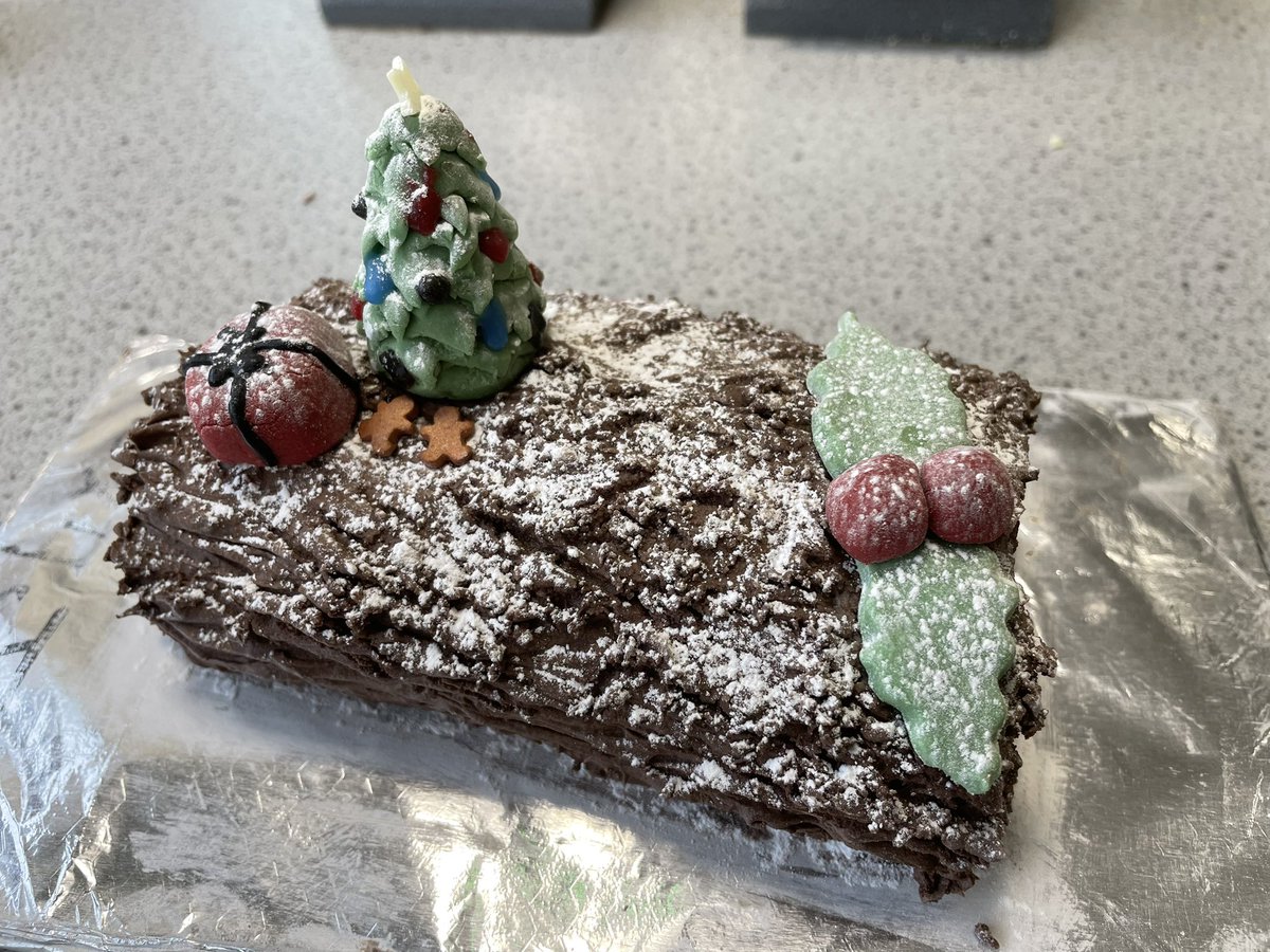TPSFoodprep's tweet photo. Year 10 made Christmas Yule logs, possibly the best yet! Absolutely gorgeous! Well done https://t.co/cXPk7t6tPi