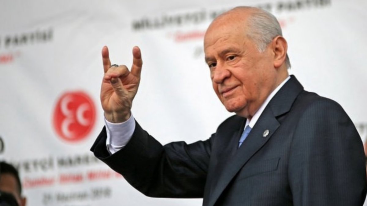 Devlet Bahçeli:

"Bize göre amed diye bir yer yoktur. Bursaspor taraftarını selamlıyorum."