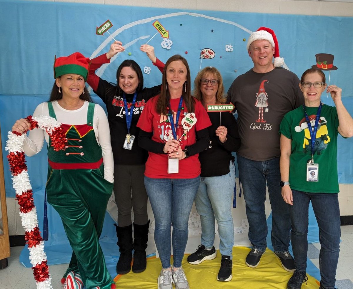 Barri Bate (@mrsbbart) on Twitter photo Happy Holidays and Winter Break from your SA Specials! <a href="/LePage_Buschlen/">Lisa LePage</a> @mrsszarekSA <a href="/EDukeOrchestra/">Elizabeth Duke</a> #BulldogBest Happy Holidays and Winter Break from your SA Specials! <a href="/LePage_Buschlen/">Lisa LePage</a> @mrsszarekSA <a href="/EDukeOrchestra/">Elizabeth Duke</a> #BulldogBest