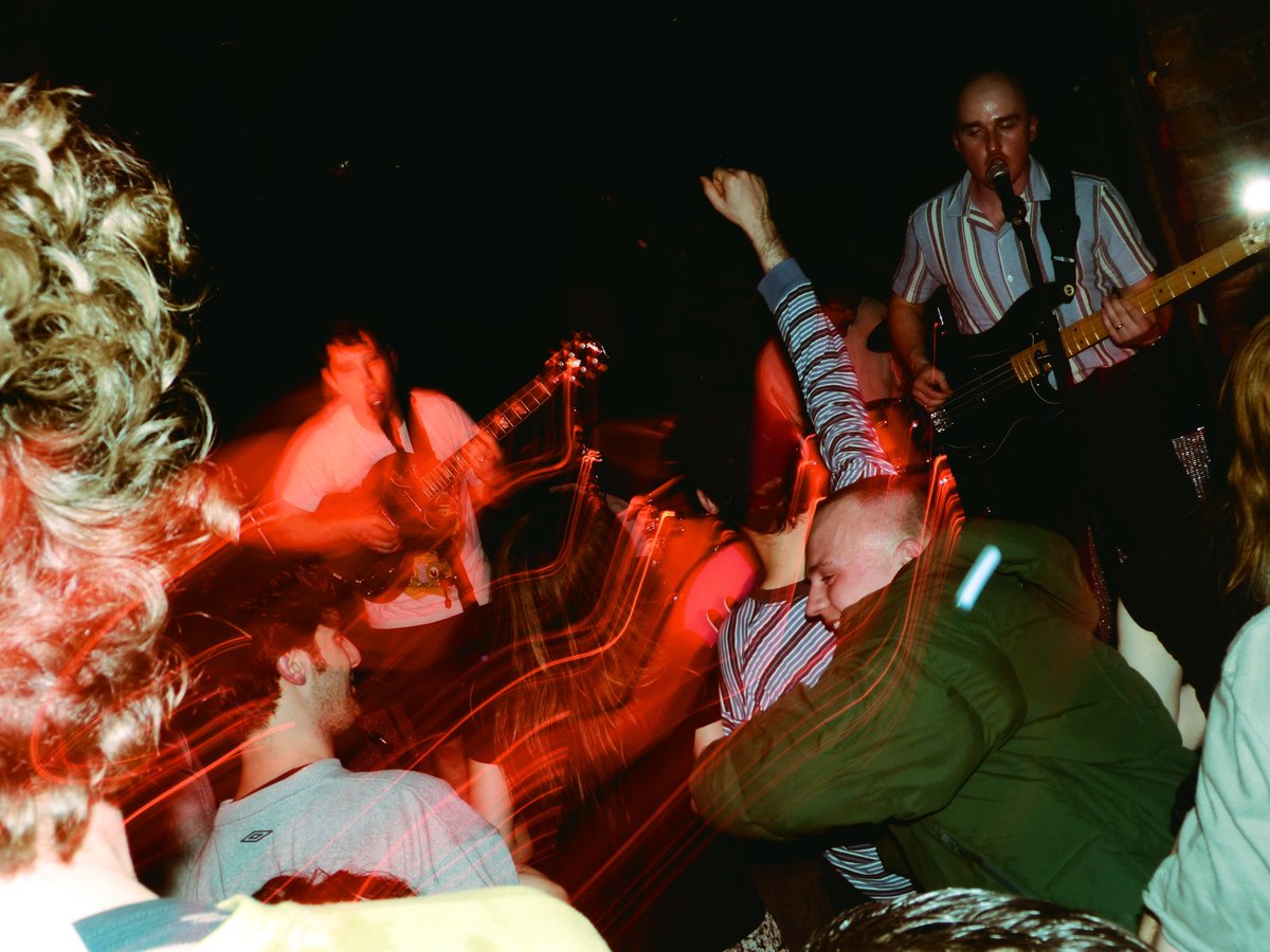 The chaos of night two at <a href="/thehugandpint/">The Hug and Pint</a> a few weeks back captured by <a href="/eilidh_obrien/">eilidh</a> 🤘❤️ #shreddtildead
