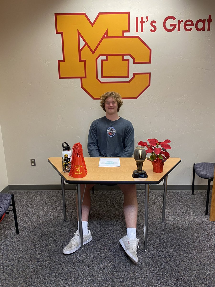 MCSunDevilFoot1's tweet image. Congratulations @evanmarsh62 on signing @UWOFootball today!