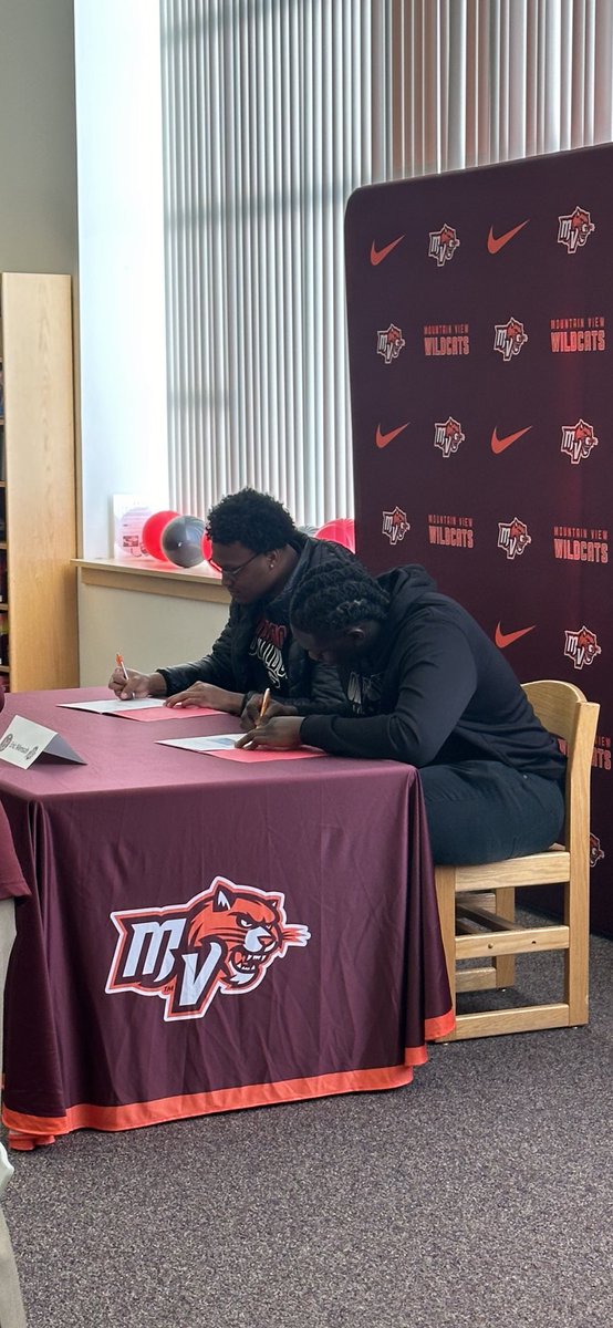 Congrats @EricMen85258722 and <a href="/bigkris4422/">Kristopher C Jones</a> on signing with Ohio State and Georgia! Good luck to you both at the next level!