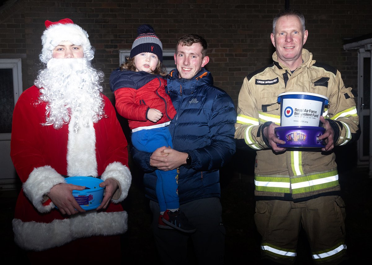 Santa toured RAF Wittering SFA this evening. But rather than reindeer and a sleigh, Santa's transport was a fire truck provided by the Babcocks Fire Team. A collection was made in aid of the @RAFBF. See more pictures at: facebook.com/royalairforcew… & instagram.com/rafwittering/