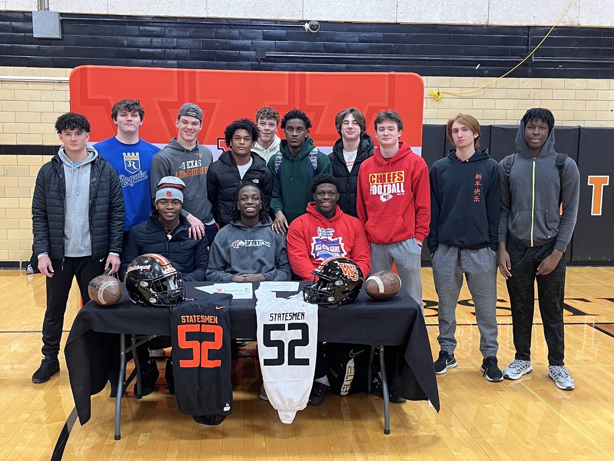 Congrats to <a href="/Tyresereid24/">Tyrese reid</a> for signing today to play football <a href="/SIU_Football/">Saluki Football</a> ! The future is bright for #52! You are going to make WG even more proud with the greats things you are going to do in Illinois! #DubG