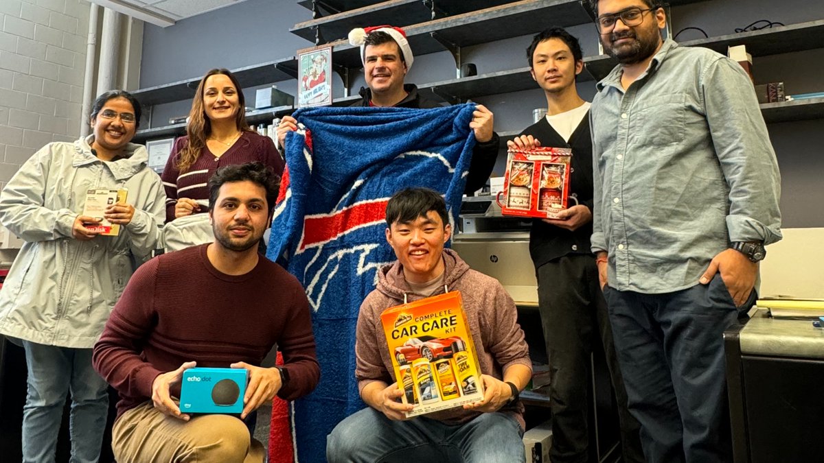 wirthlab's tweet image. Happy Holidays from our group! We continued our tradition of celebrating with a Secret Santa gift exchange. It was a wonderful &apos;23 and we&apos;re looking forward to a happy and productive &apos;24! #ColloidsRCool #EverythingFlows