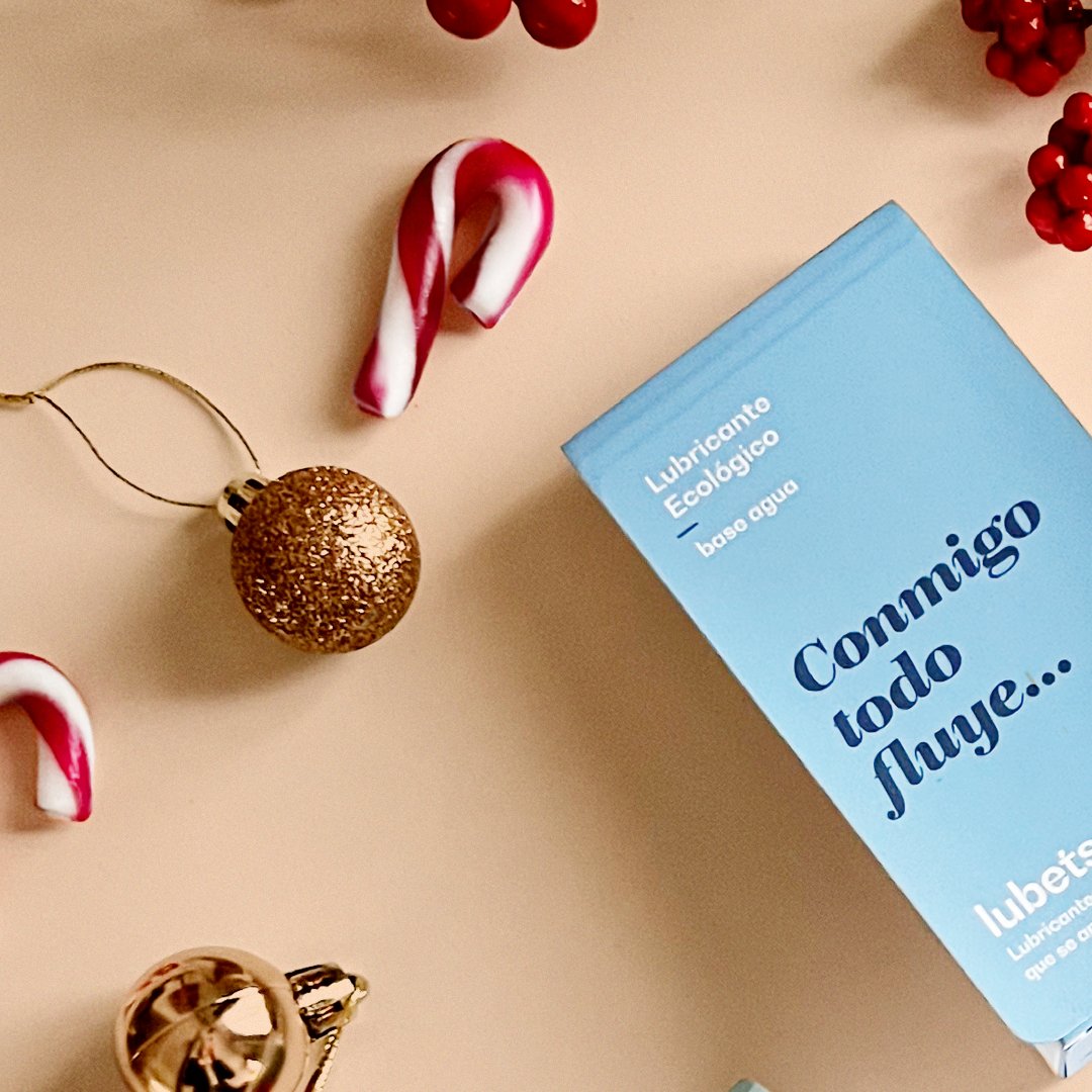 💦 Mándalos a resbalar
Familia solo hay una y se le quiere, pero… cuando empiezan las preguntas incómodas es hora de plantearse repartir los regalos y que todo fluya, sobre todo si hay lubets bajo el árbol. 🎄

✨Regala Lubets: lubets.com