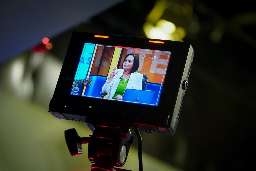 karinadequezada's tweet photo. Esta mañana, fui invitada a @Frentea_Frente, conversamos sobre las propuestas y desafíos que tengo al llegar a la asamblea legislativa; uno de los pilares con el cual me identifico es trabajar en pro de las personas adultas mayores y fortalecer la actual ley. https://t.co/tsU4dzruW4