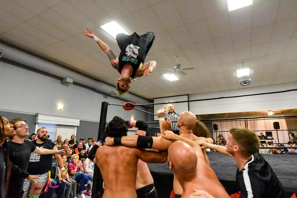 Clint Dye - @TagTeamPhotographyDYE on Facebook (@cdye56) on Twitter photo 2023 Ringside in Review
20 Year Party
During <a href="/SCWPro/">SCWPro</a> 20 Year Anniversary Show <a href="/MBrave13/">Marek Brave</a> <a href="/masonbeck/">Mason Beck</a> <a href="/The_Shug/">Shane Hollister</a> <a href="/NevinKnoxville/">Nevin Knoxville</a> <a href="/KingOfScW/">King Steven Youngblood</a> won their 10 man tag match before joining the fans in singing "Living on a Prayer"
📸 Look at this post on Facebook
facebook.com/share/p/LBqV1X… 2023 Ringside in Review
20 Year Party
During <a href="/SCWPro/">SCWPro</a> 20 Year Anniversary Show <a href="/MBrave13/">Marek Brave</a> <a href="/masonbeck/">Mason Beck</a> <a href="/The_Shug/">Shane Hollister</a> <a href="/NevinKnoxville/">Nevin Knoxville</a> <a href="/KingOfScW/">King Steven Youngblood</a> won their 10 man tag match before joining the fans in singing "Living on a Prayer"
📸 Look at this post on Facebook
facebook.com/share/p/LBqV1X…