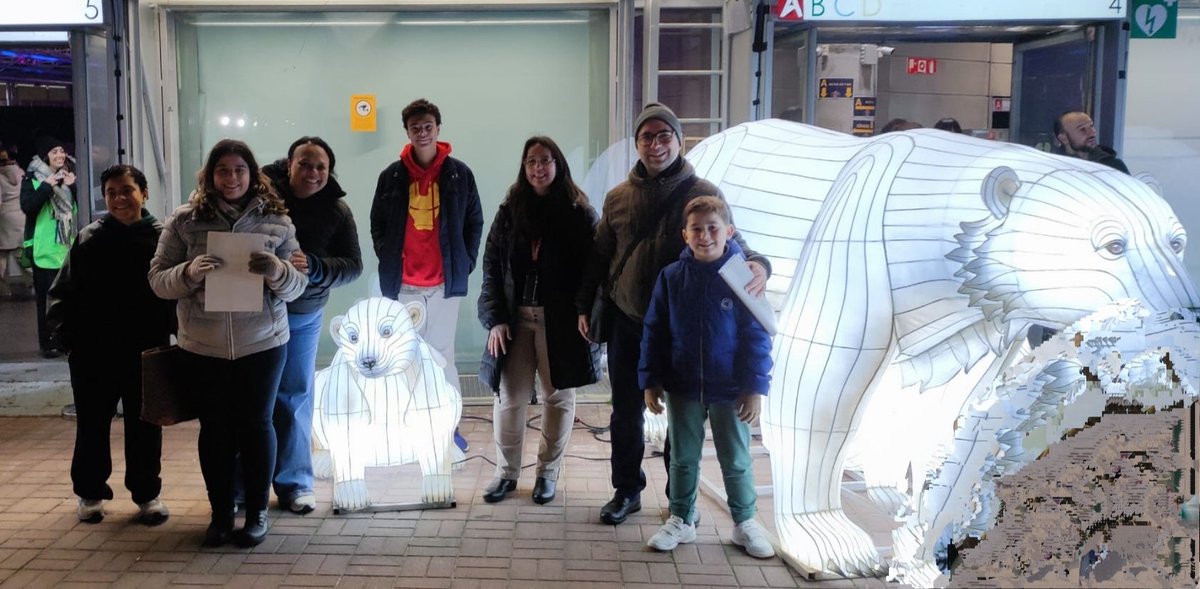 Gracias a los amigos de Asociación Vive y Deja Vivir @asociacionvivey, varias familias de APAIPA disfrutaron hoy del espectáculo #NavidadSobreHielo