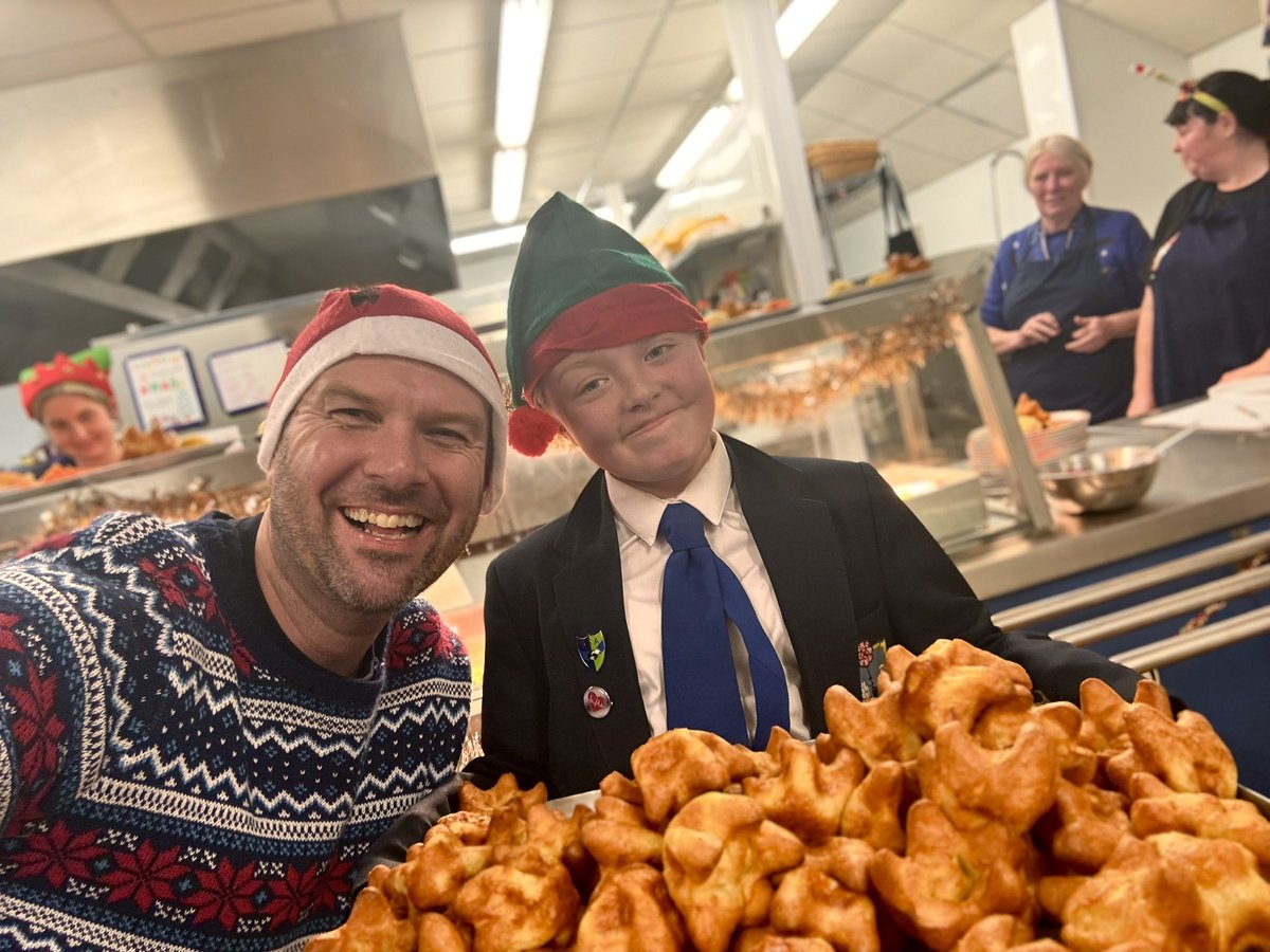 dave_mcpartlin's tweet image. 🚨YORKSHIRE PUDDING NEWS!🚨
Last year, we received an official complaint from our Deputy Head Girl about the lack of Yorkshire Puddings on the children’s Christmas Lunch. 
In keeping with our philosophy of asking our children to fix their mistakes, we are happy to confirm that…