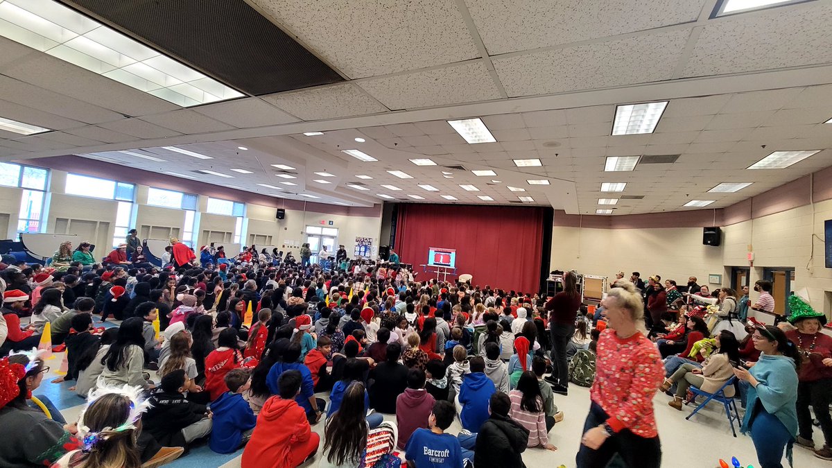 Bilingual Barcroft (@bibachat) on Twitter photo Última Asamblea antes de las vacaciones de invierno! Last Assembly before winter break! <a href="/BarcroftEagles/">BarcroftEagles</a> Última Asamblea antes de las vacaciones de invierno! Last Assembly before winter break! <a href="/BarcroftEagles/">BarcroftEagles</a>