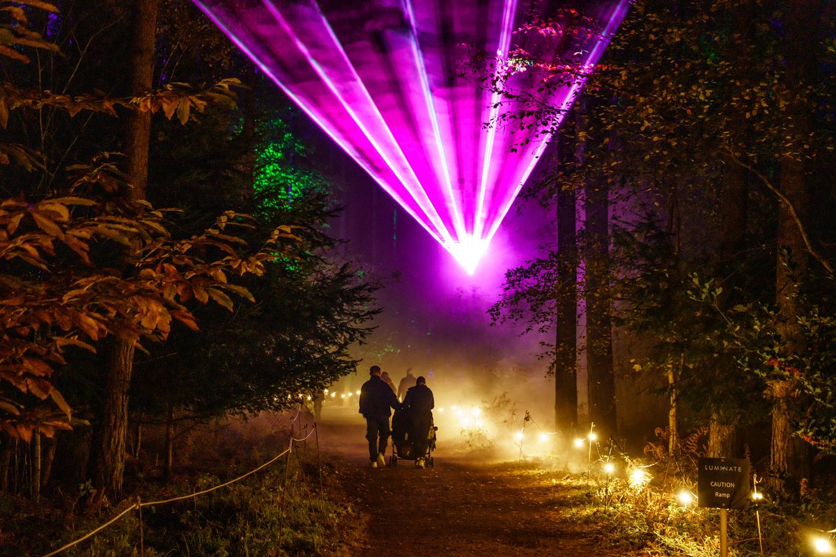 Whilst the weekend is sold out, Thursday and Friday still have a few tickets left remaining for the final chance to visit Luminate Sandringham Winter Light Trail ✨ Book tickets: luminate.live/tickets/sandri… 📸 Gary Pearson