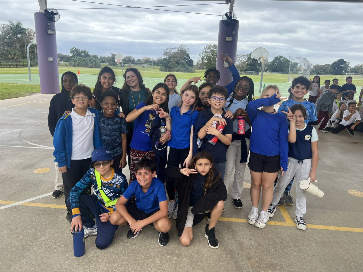 Jen_Teaches24's tweet photo. We had a BLAST at Field Day! And the weather was just gorgeous! ☀️💕 @ElbridgeGaleES https://t.co/L9fORX2vs9