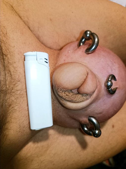 So sehen Hoden aus die mit einem Liter Kochsalzl&ouml;sung prall gef&uuml;llt sind - ein Wichsen ist nicht mehr<a href="/tag/keuschheit"class="tags"><span>#keuschheit</span></a><a href="/tag/hingabe"class="tags"><span>#hingabe</span></a><a href="/tag/femininesissy"class="tags"><span>#femininesissy</span></a>