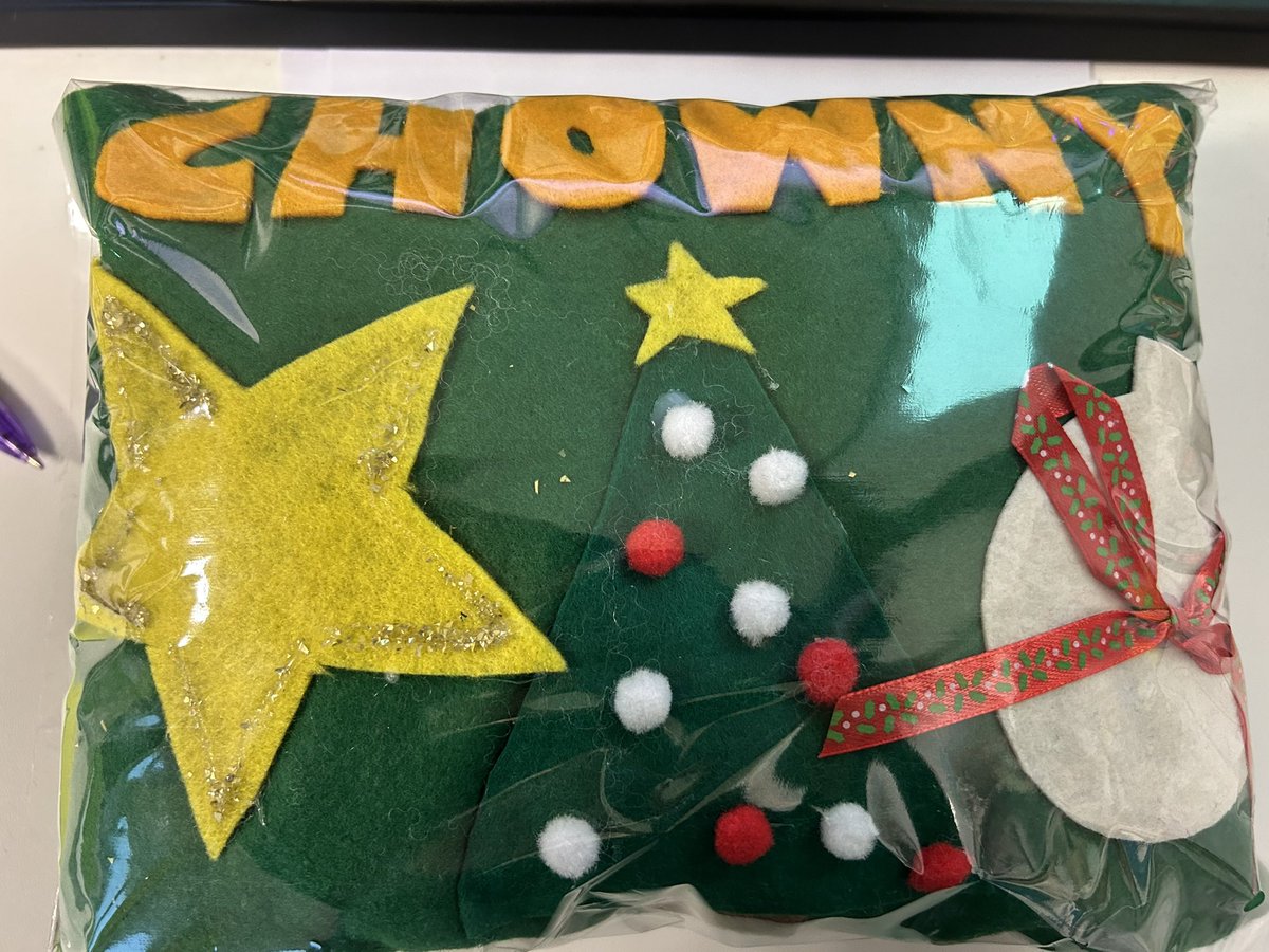 When your absolute favourite people present you with this <a href="/OasisMaesteg/">The Oasis // Ms Sayce // Mrs Rees // Miss Walters</a>  absolutely love it xx my babies always xxx 
💙❤️<a href="/MaestegSchool/">Maesteg School</a>