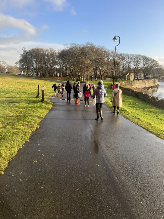 CNES_STEM's tweet photo. Carrying out an air pollution survey in the Castle Grounds, Stornoway, P6/7 pupils from Sgoil an Rubha were investigating types and amounts of lichen found on trees. All were very enthusiastic inspite of the weather! ☔️🌦️🌈@sgoilanrubha @RaiseScotland https://t.co/jUzlPF5yNE