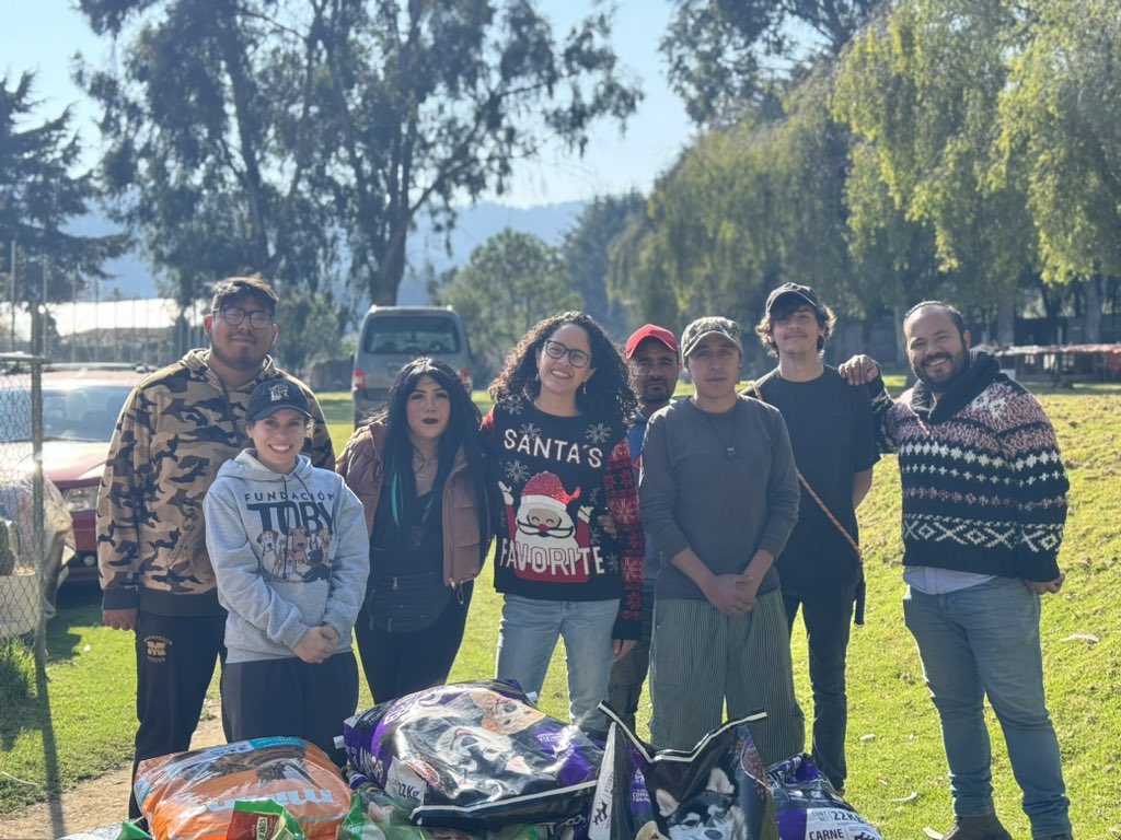 El día de hoy tuvimos la hermosa visita de @Gabyosoriohdz al refugio!!! Conoció todas las instalaciones, vio todos los daños del robo y subió tmb a wonka, nuestro segundo y amado refugio. Gracias de verdad por la visita y el apoyo!!