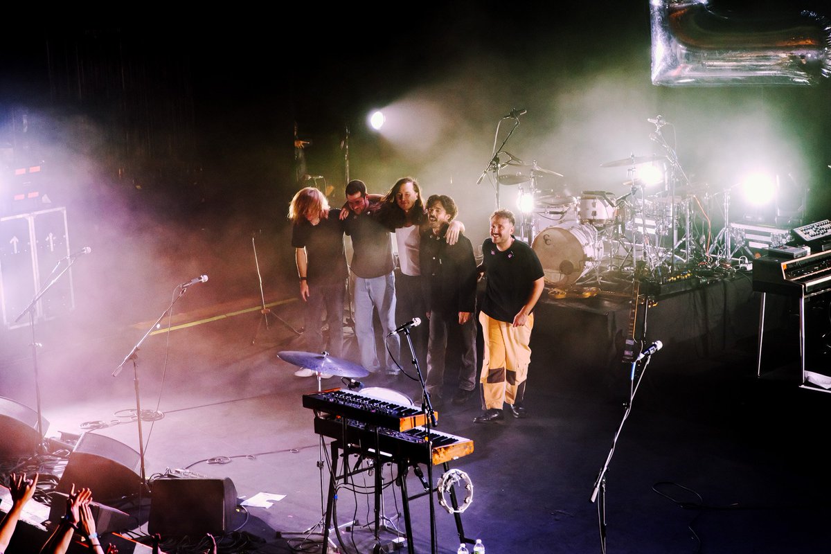 emily nava (@emilynava) on Twitter photo 📷 <a href="/localnatives/">Local Natives</a> at <a href="/TheRivChicago/">The Riviera Theatre</a> for <a href="/thephotoladies/">The Photo Ladies</a> pt. 2 ❤️
instagram.com/p/C1ALrK2r5MP/… 📷 <a href="/localnatives/">Local Natives</a> at <a href="/TheRivChicago/">The Riviera Theatre</a> for <a href="/thephotoladies/">The Photo Ladies</a> pt. 2 ❤️
instagram.com/p/C1ALrK2r5MP/…