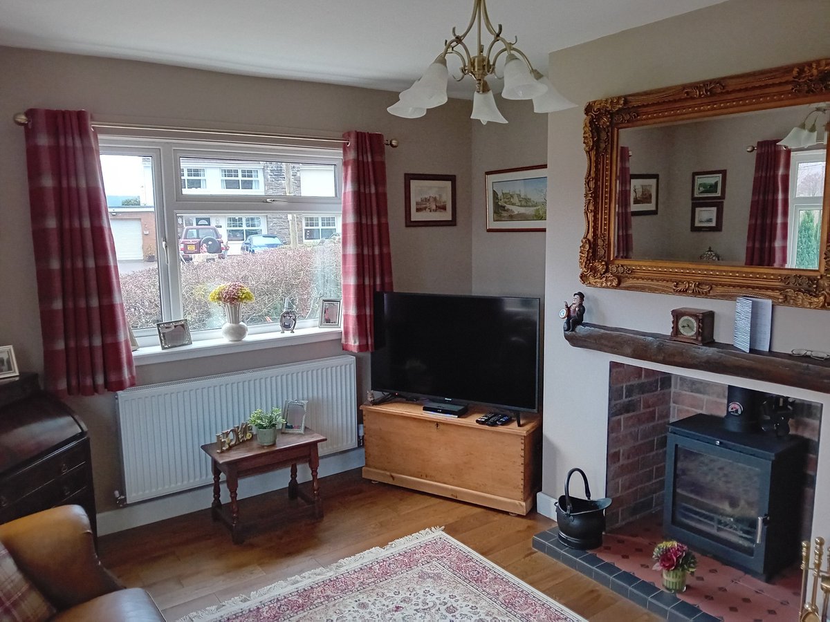 mouse_workshop's tweet image. Progress with the house renovation. The living isn&apos;t quite finished but almost there! The chimney breast was taken down and centralised to accommodate a larger TV. Slow but steady progress!