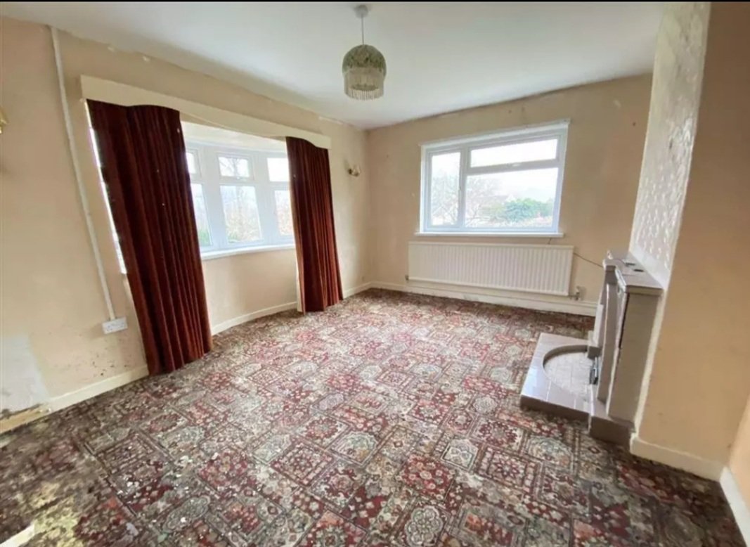 mouse_workshop's tweet image. Progress with the house renovation. The living isn&apos;t quite finished but almost there! The chimney breast was taken down and centralised to accommodate a larger TV. Slow but steady progress!