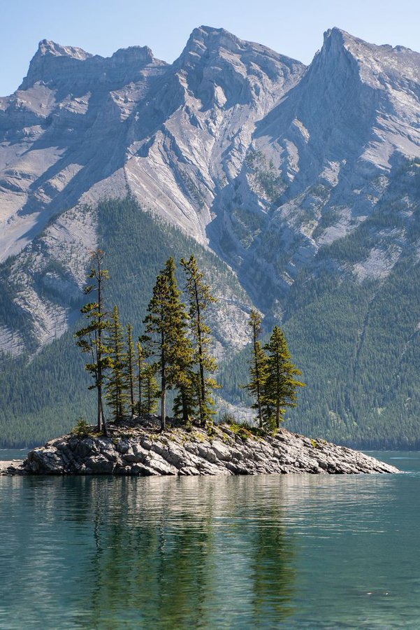 Minnwanka lake, Alberta Canada