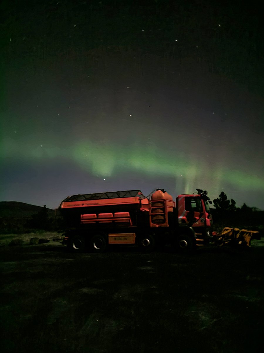Econ under the lights 🌌✨ Sent in by Ian Sinclair, this stunning image captures one of our gritters under the northern lights, or the aurora borealis, at the top of Berriedale Braes – 40 miles south of John o' Groats. We love seeing where our fleet has ventured 🗺