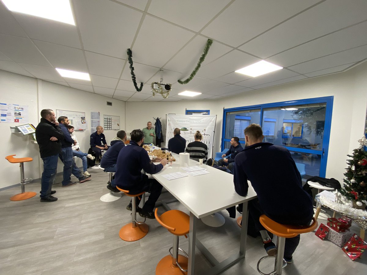 Jour 2 de notre fresque carbone sur l’AI de Nîmes <a href="/GRDF/">GRDF</a> 
#colibri #notreraisondetre <a href="/Act4gaz/">Act4gaz</a> <a href="/SteveCoullet/">Coullet Steve</a>