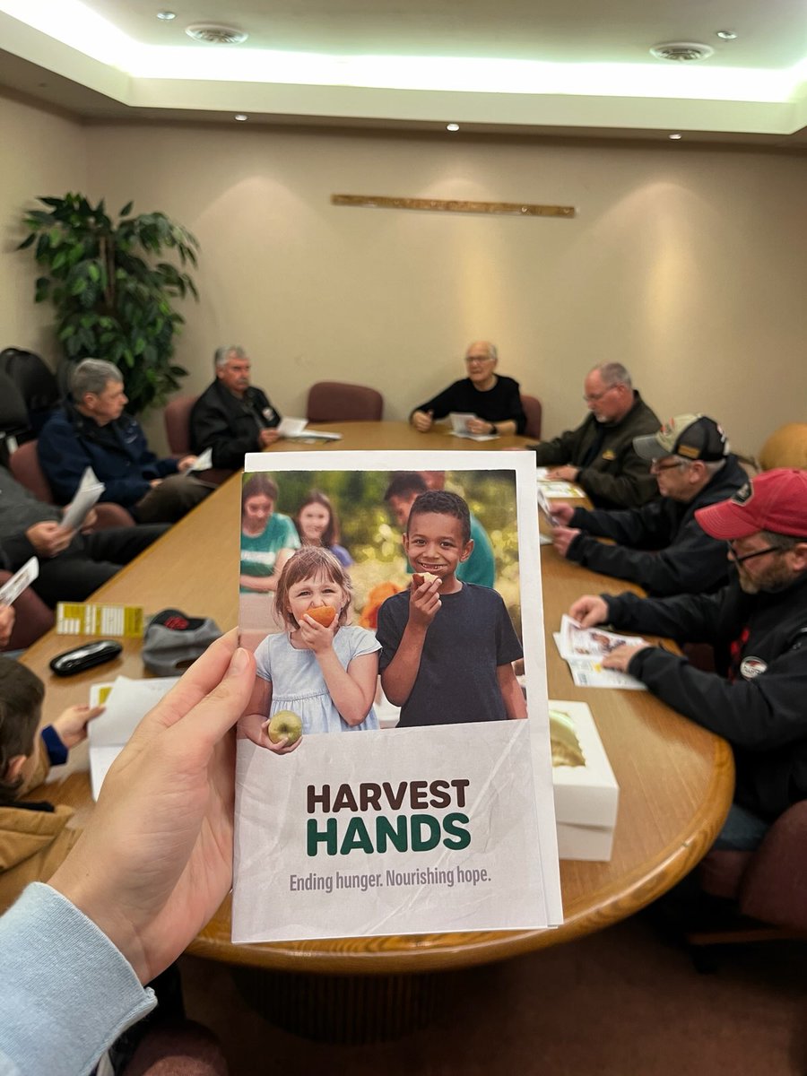 agris_coop's tweet image. The spirit of giving back resonates strongly at AGRIS Co-operative &amp;amp; we want to make a meaningful difference in our communities! 

Our Board Directors proudly announced a $18,000 donation to Harvest Hands, a food distribution bank helping families throughout Southwestern Ontario.