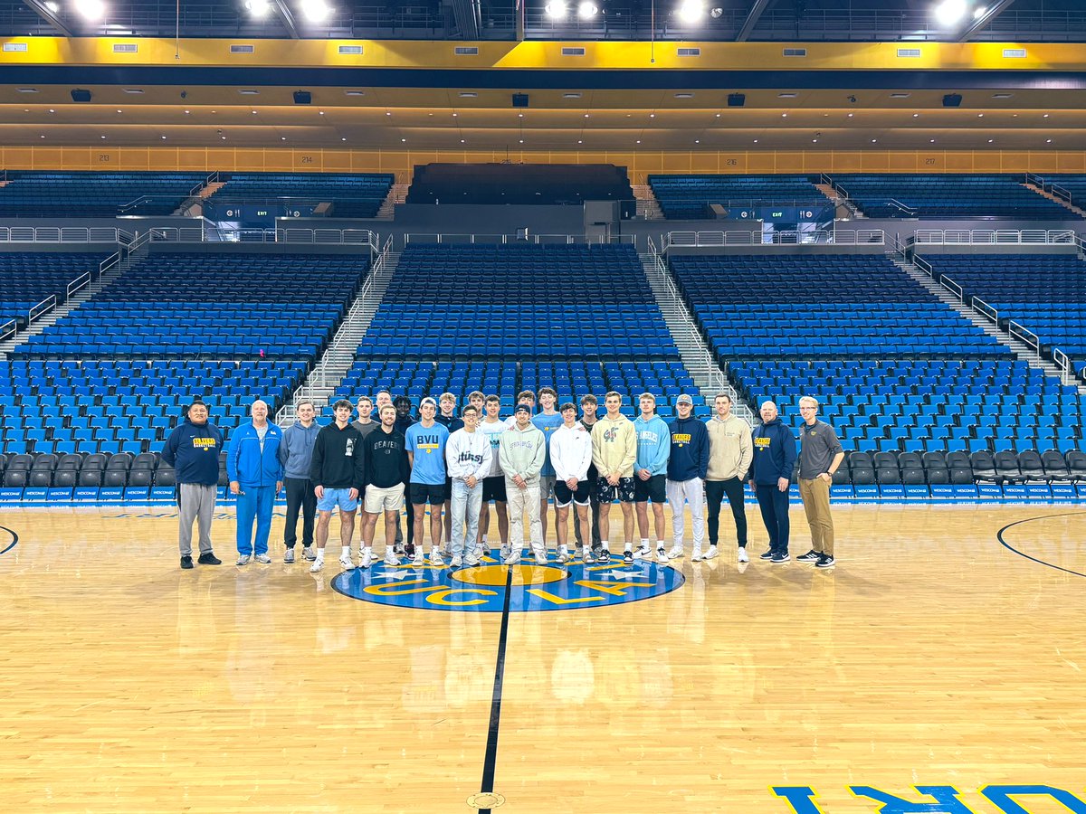 After a great win yesterday, the Beavers were at UCLA this morning! 

They got a tour of Pauley Pavilion from Doug Erickson, son of Julian Erickson who is a BV alum. 

Thank you to <a href="/UCLAMBB/">UCLA Men’s Basketball</a> and Doug for the warm welcome and tour! 

#d3hoops #BeaversBuild