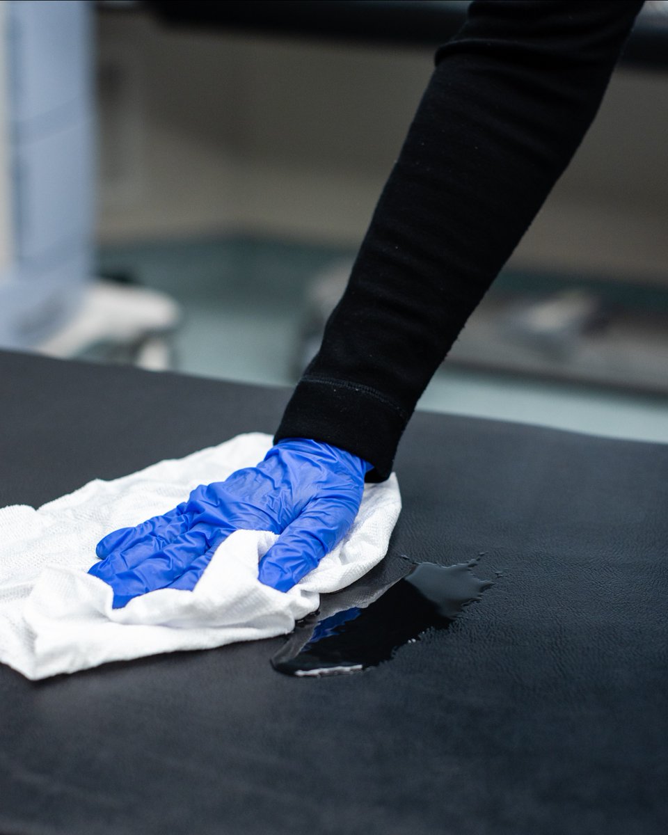 Absorbent towels to the rescue! 🧻 #evs #OR #operatingroom #cleanup #quickcleanup #hospital #makingyourlifeeasier #protectiveproducts Request a sample: bit.ly/3hMmkiz Or go ahead and just give us a call @ 828-324-2173