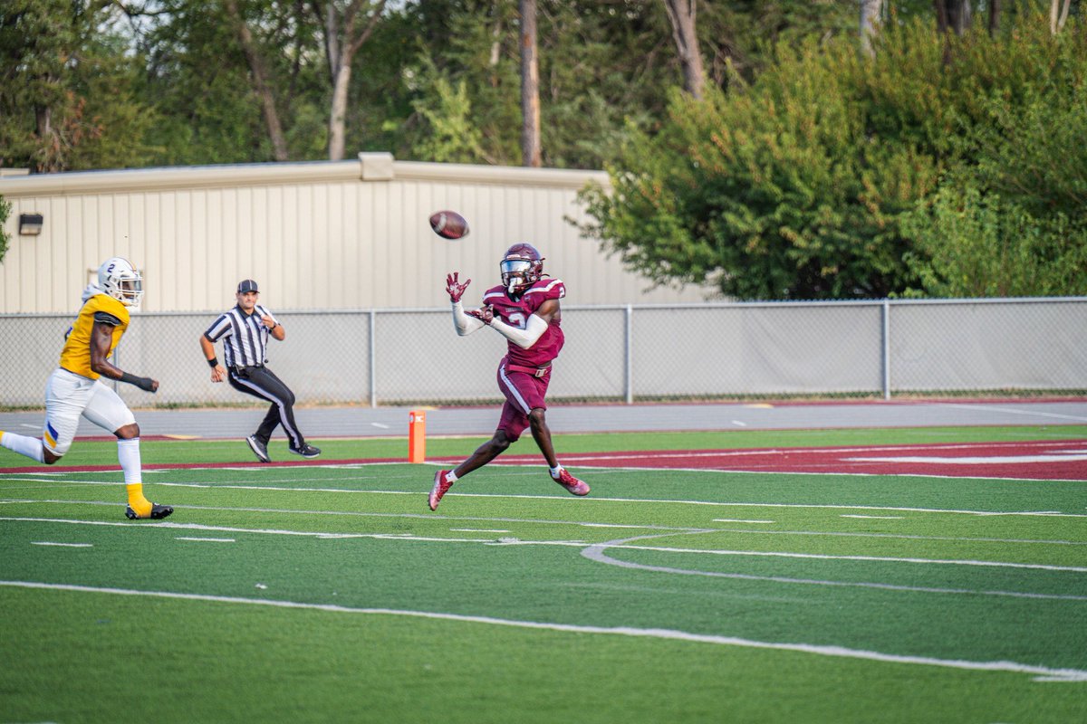 #AGTG after a conversation with @TheTerryCook im blessed to receive a offer from @Threshers_FB @CoachStokesBC @CoachDHud_BC @CoachMP__ @DAWGHZERECRUITS