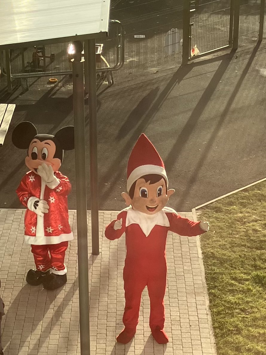 Riverside Primary, Perth (@riverside_perth) on Twitter photo So yesterday <a href="/Saints_Trust/">Saints in the Community</a> and today when the HT looked out her window she couldn’t believe her eyes! What a week <a href="/Riverside_Perth/">Riverside Primary, Perth</a> Our nursery children were beyond thrilled to have these special visitors today! 🌲#Christmas2023 #joy #happy So yesterday <a href="/Saints_Trust/">Saints in the Community</a> and today when the HT looked out her window she couldn’t believe her eyes! What a week <a href="/Riverside_Perth/">Riverside Primary, Perth</a> Our nursery children were beyond thrilled to have these special visitors today! 🌲#Christmas2023 #joy #happy