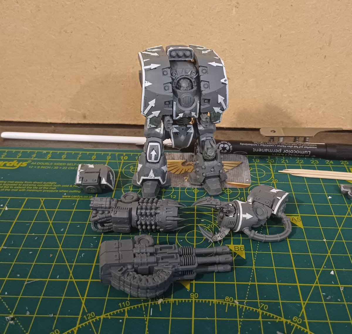 Leviathan has been chaosified. 
Ready for paint once it's dry enough to spray

#warhammer #warhammer40k #40k #wargaming #warmongers #csm #alphalegion #warhammercommunity