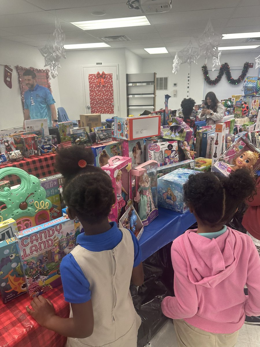 Leah Rock (@leahrock10) on Twitter photo Today was amazing! Thanks <a href="/ToysForTots_USA/">Toys for Tots</a> for a donation that over 900 students received an early gift of their choosing! Their faces were priceless! We had amazing volunteers with <a href="/arts4allflorida/">Arts4All Florida</a>, <a href="/EricaHenn5/">Erica Henn</a>, & Ms. Winkus (to name a few)! Thanks <a href="/LVargas_Edwards/">Mrs. L. Vargas-Edwards</a> for leading! Today was amazing! Thanks <a href="/ToysForTots_USA/">Toys for Tots</a> for a donation that over 900 students received an early gift of their choosing! Their faces were priceless! We had amazing volunteers with <a href="/arts4allflorida/">Arts4All Florida</a>, <a href="/EricaHenn5/">Erica Henn</a>, & Ms. Winkus (to name a few)! Thanks <a href="/LVargas_Edwards/">Mrs. L. Vargas-Edwards</a> for leading!