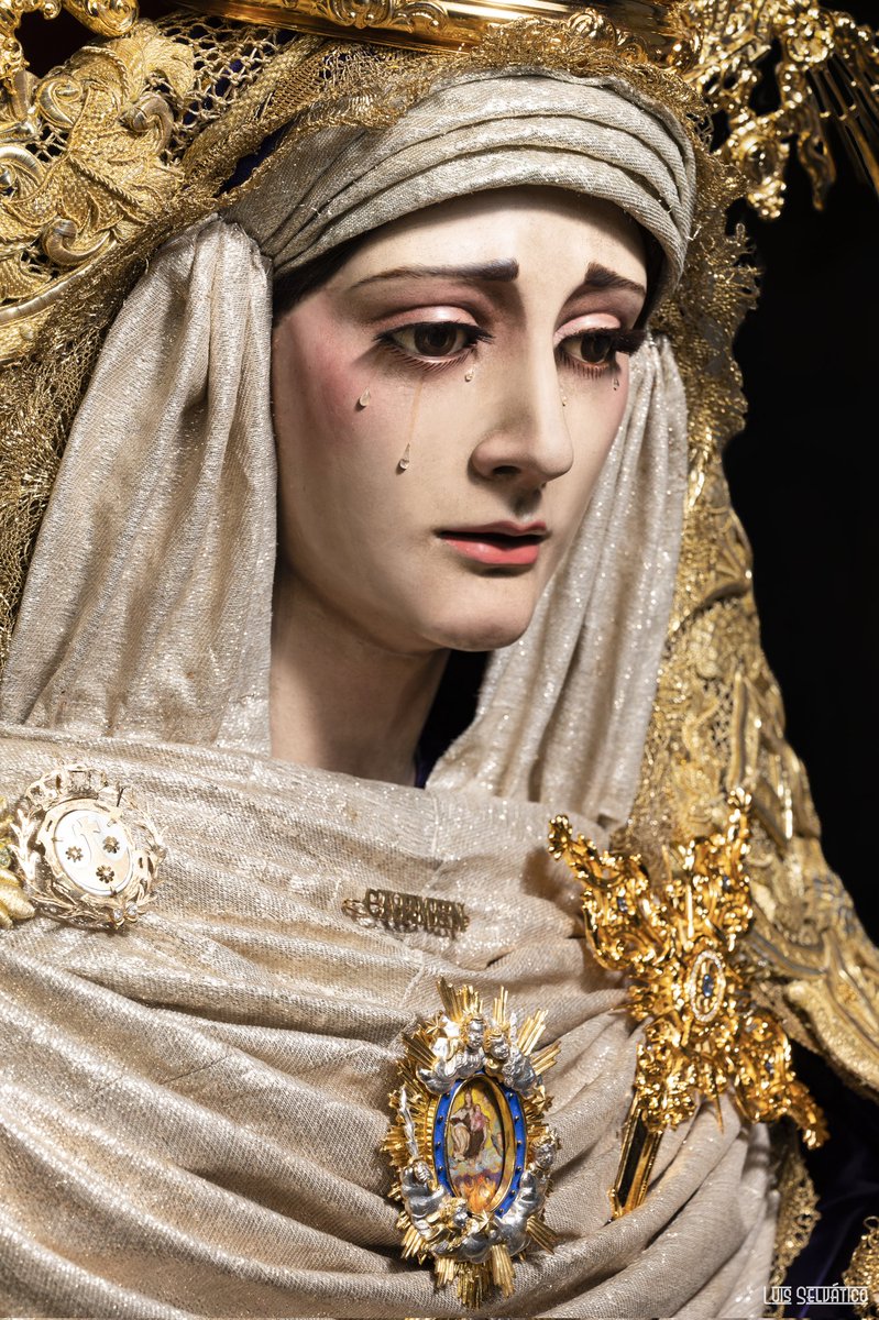 Miércoles de #marrónyblanco
@Hdad_del_Carmen 
.
#TDSCofrade 
#Sevilla
#Miercoles