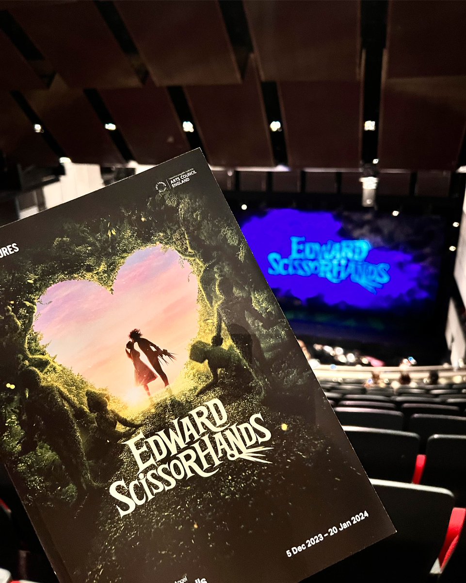 Mr. E and I had the upmost pleasure watching <a href="/SirMattBourne/">Matthew Bourne 💙</a> ‘Edward Scissorhands’ tonight. The cast, choreography, and storytelling was beautiful. Truly beautiful ✂️❄️