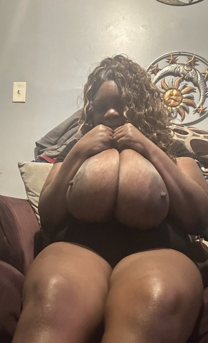 Let&rsquo;s fuck on my friend&rsquo;s couch https://t.co/odZoERe1i5