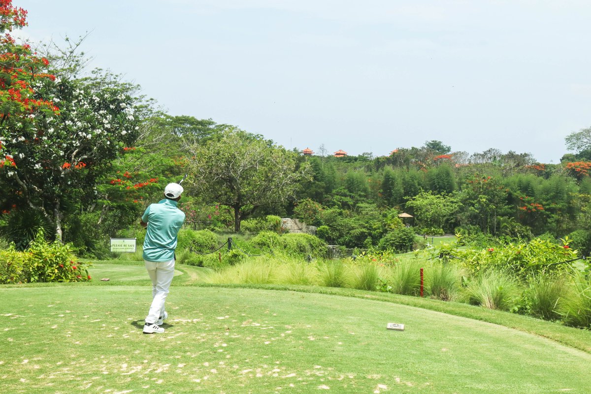 A day of golfing keeps the worries away
balinational.com

#golf #balinationalgolfclub #golfclub #golfcourse #golf #golfer #golfers #nusadua #indonesia #golfinbali #baligolf #golfdestination #golfholiday #golfvacation #instagolf #golflife #golfstagram #baliisland #baliguide