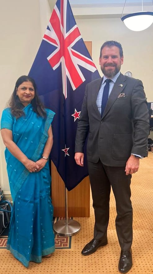 High Commissioner met Mr. Tim Van De Molen, MP who is also a member of the Committee for Foreign Affairs, Defence & Trade, and discussed ways to enhance bilateral relations. Looking forward to continued collaboration & deepening ties between our two nations. @MEAIndia @MFATNZ