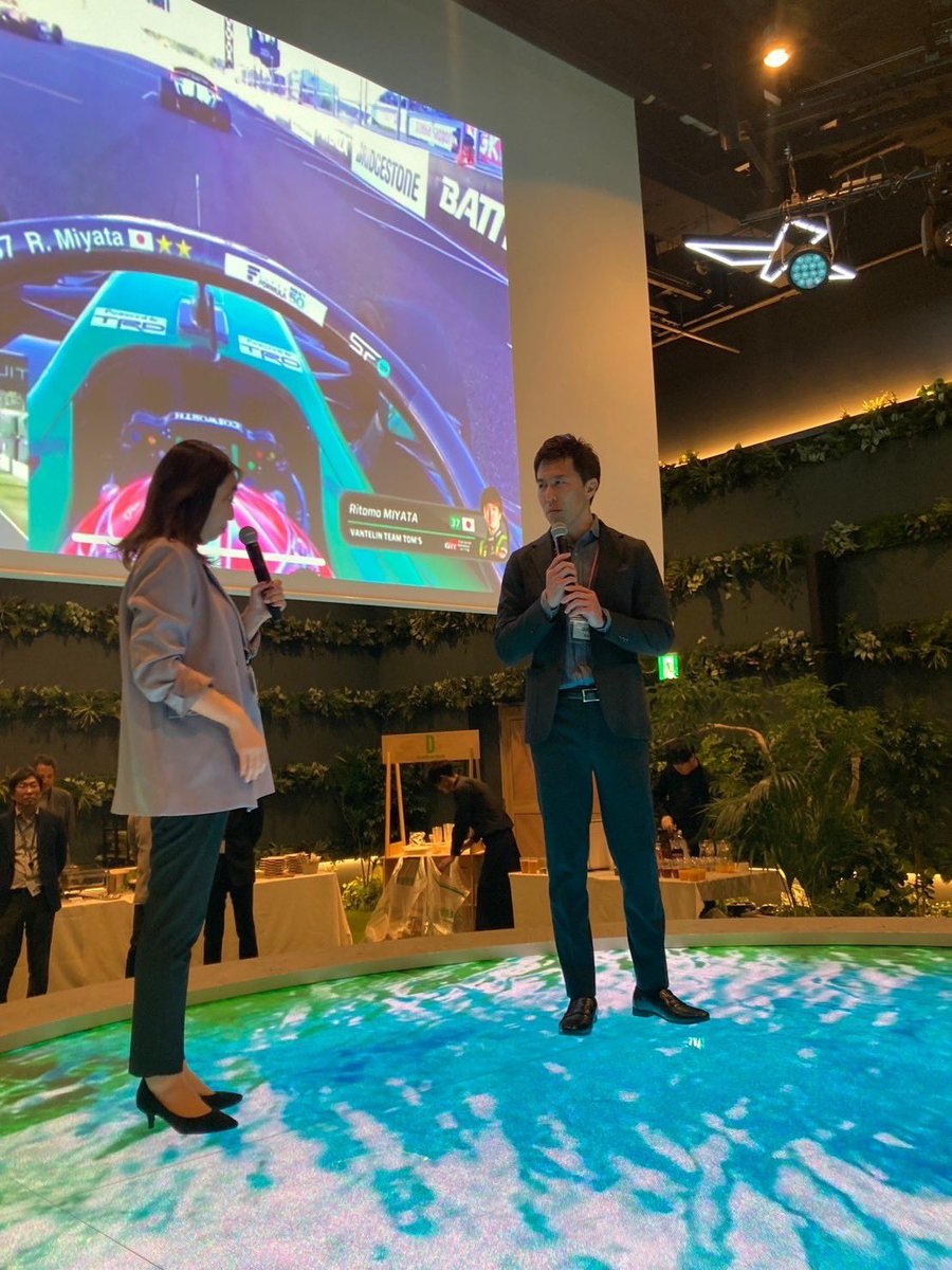 ／
Deloitte×TOM’S
イヤーエンドパーティー🎉
＼
7つの事業分野での提携先であり、当社のレース事業に多大なるご支援を頂いておりますDeloitte様主催のイヤーエンドパーティーに、チームトムス全員で参加させていただきました。御殿場ファクトリーからは貸切バスでの移動です🚌