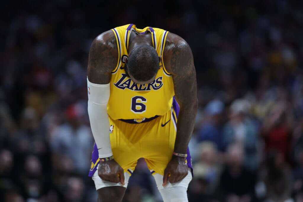 Bron is winless since the Lakers hanged up their in-season tournament banner. Bron’s +/- in the games he played in since then. vs DAL: -4 vs SAS: -28 vs NYK: -13 vs CHI: -11 Year 21.