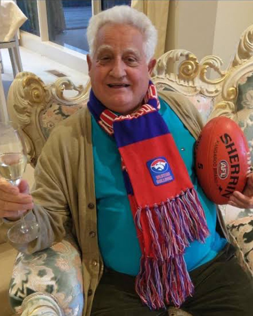 Vale Franco Cozzo A cultural icon of the west, and an intrinsic part of the Footscray community ❤️🤍💙