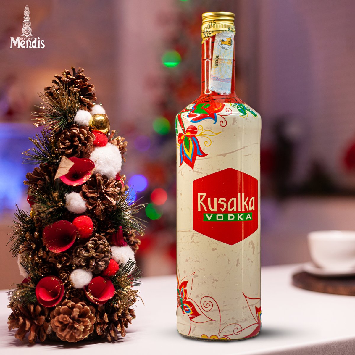 Santa's favorite nightcap? Rusalka Vodka, of course! 🎅✨

#wmmendis #mendisarrack #arrack #beers #cocktailrecipes #cocktail #cheers #fridaynight #foodporn #srilanka #goldlabel #londondrygin